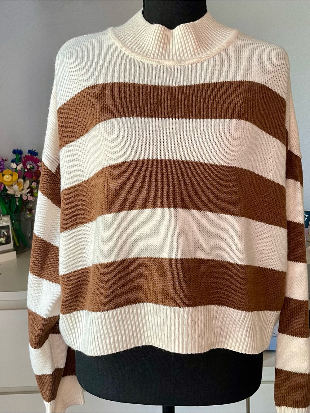 H&M Divided Cropped Striped Crewneck Sweater Cream & Brown Women's Size Large